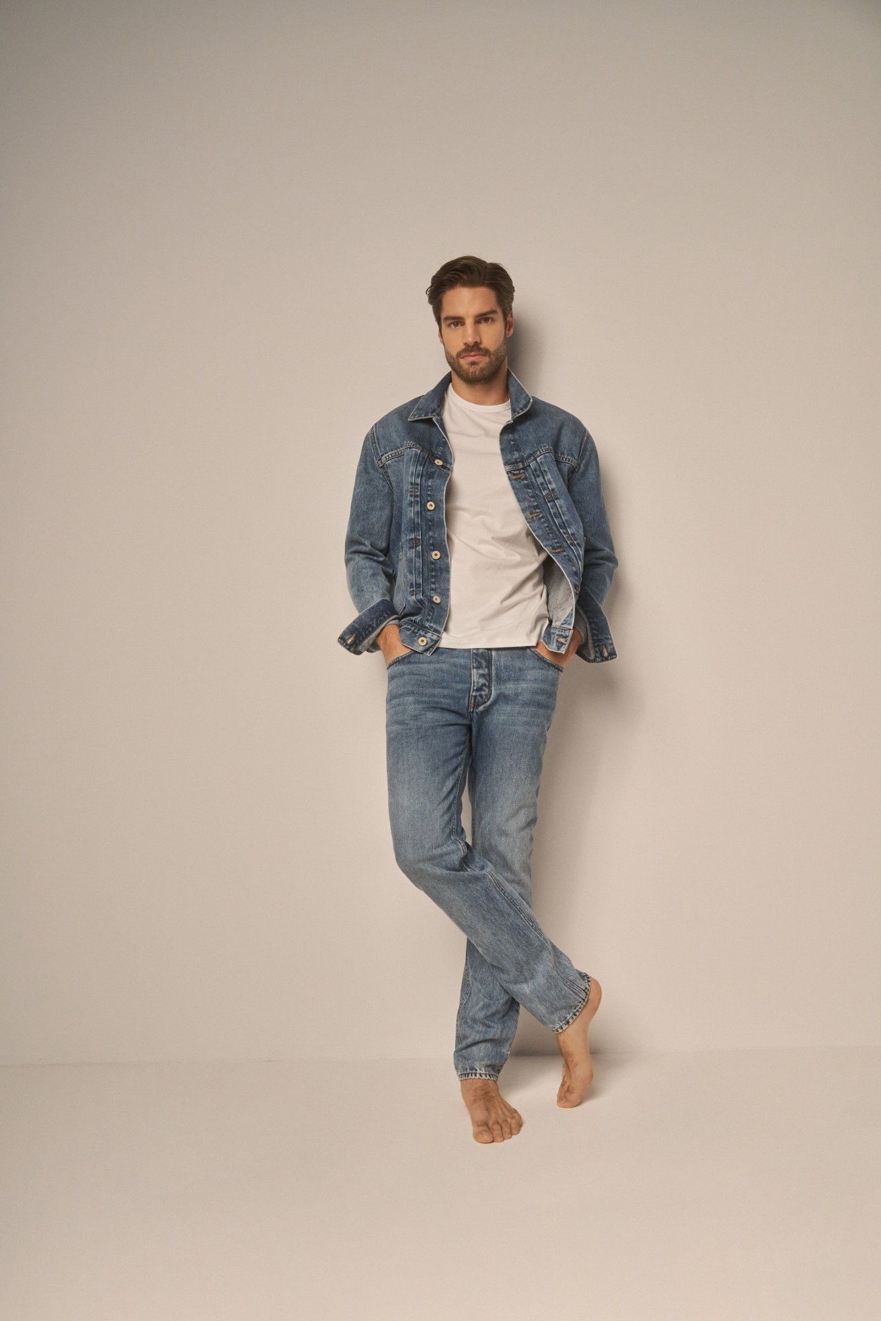 BIODEGRADABLE REGULAR JEANS