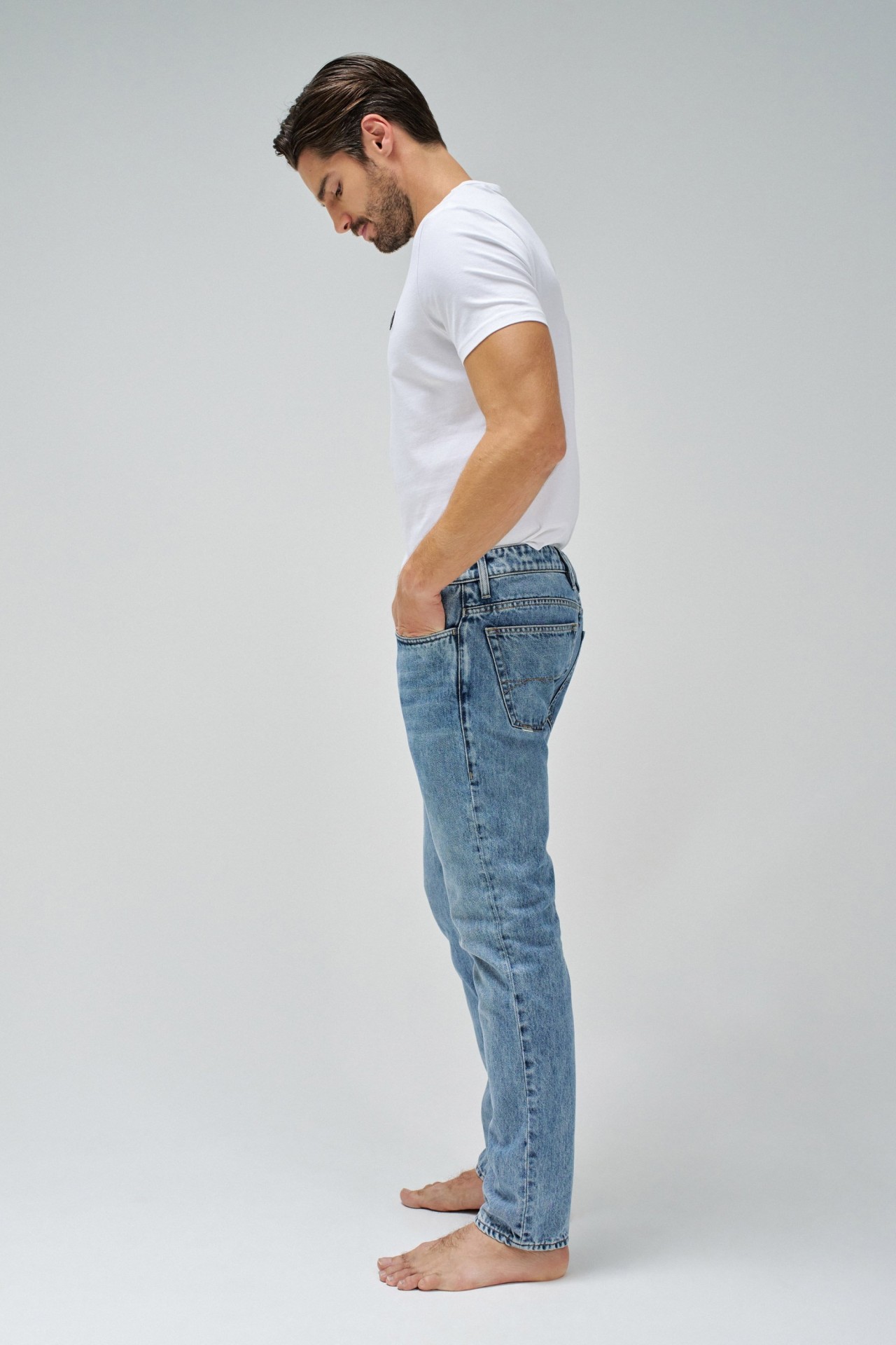BIODEGRADABLE REGULAR JEANS