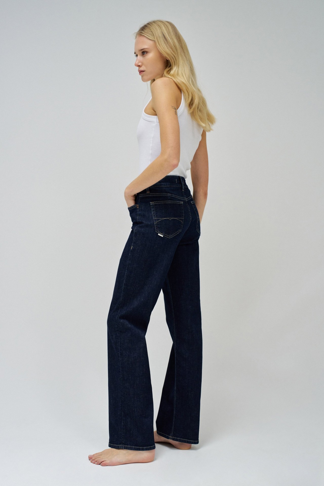 TRUE STRAIGHT BIODEGRADABLE JEANS