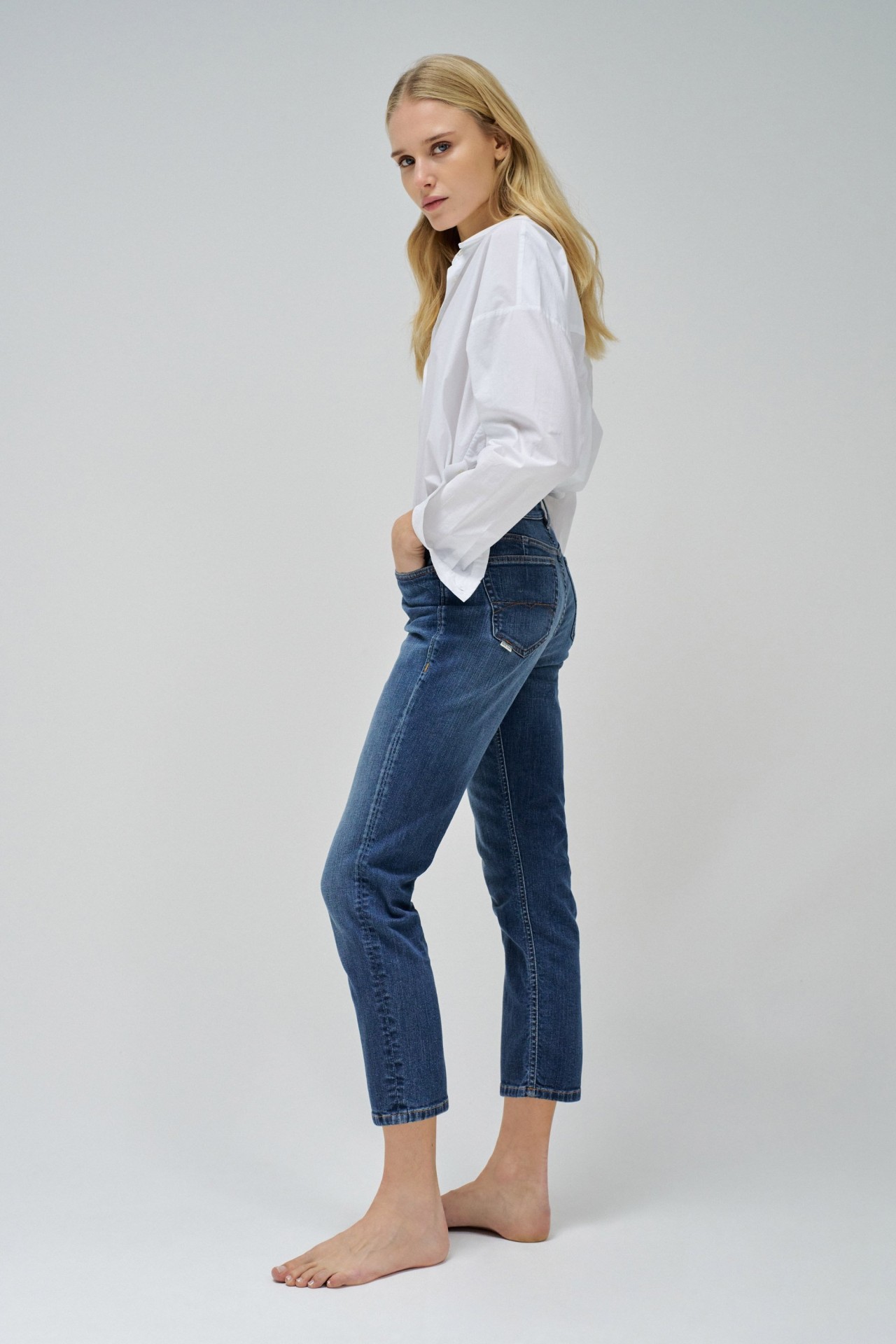 TRUE CROPPED SLIM BIODEGRADABLE JEANS