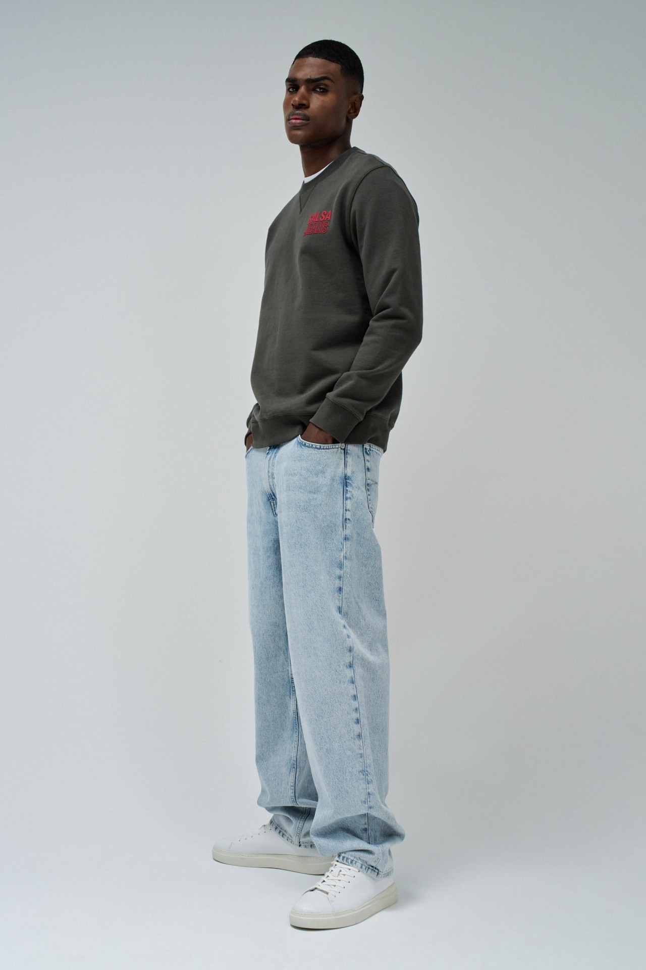 SWEATSHIRT AVEC LOGO