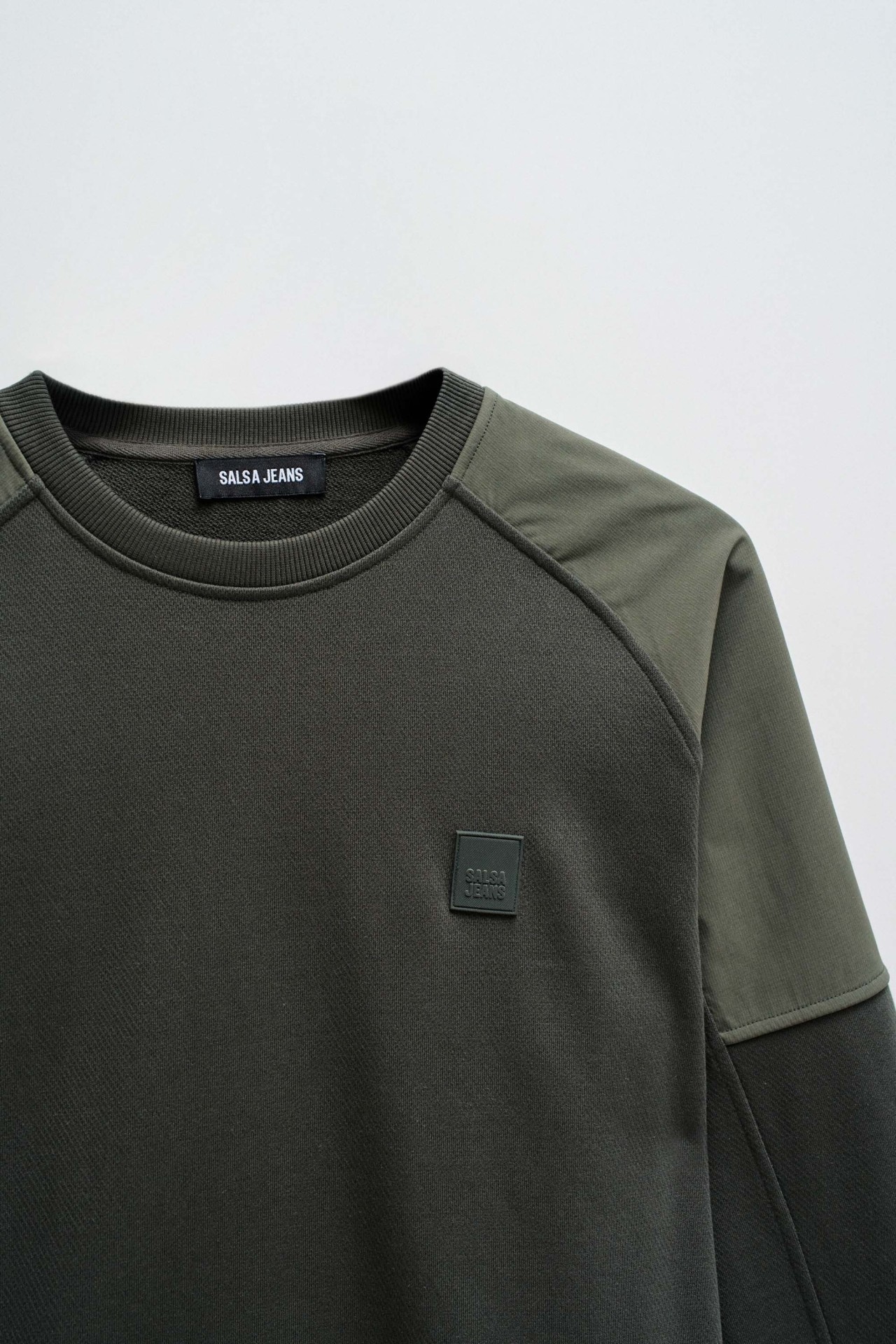 SWEATSHIRT WITH MIX MATERIALS