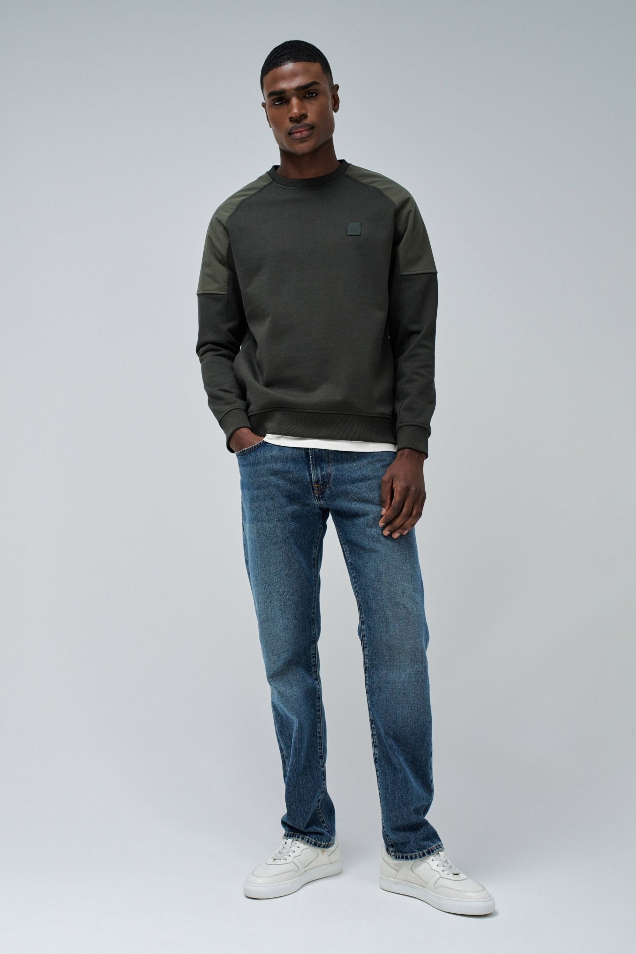 SWEATSHIRT WITH MIX MATERIALS