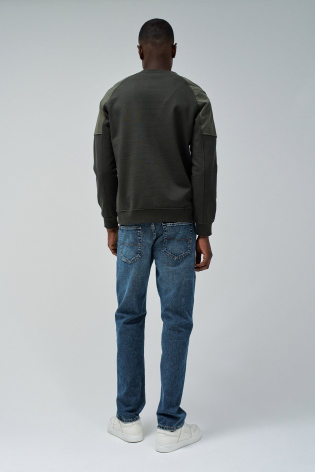 SWEAT AVEC UN MÉLANGE DE MATÉRIAUX