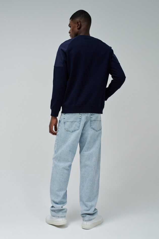 SWEAT AVEC UN MÉLANGE DE MATÉRIAUX