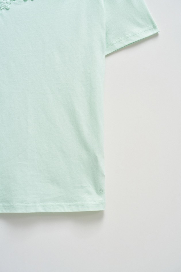 T-SHIRT WITH LACE