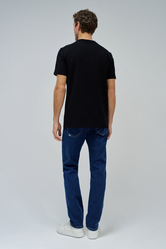 CAMISETA COM BRANDING
