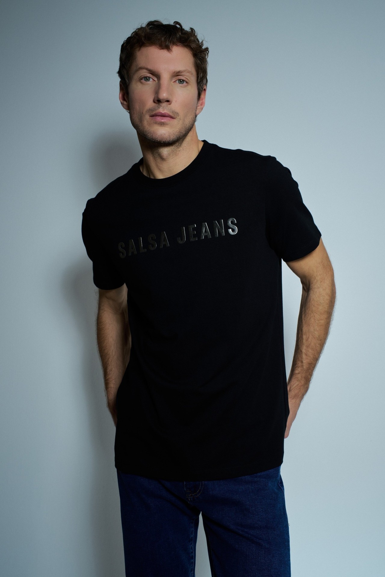 T-SHIRT WITH BRANDING