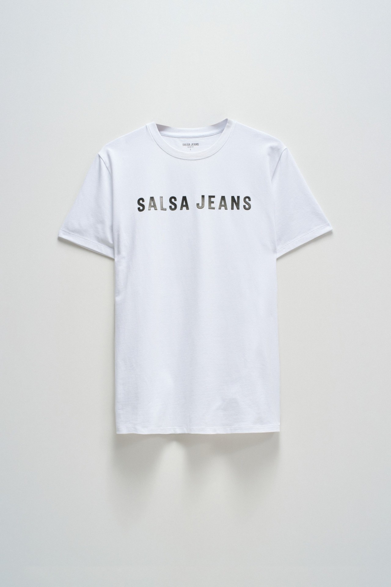 T-SHIRT WITH BRANDING