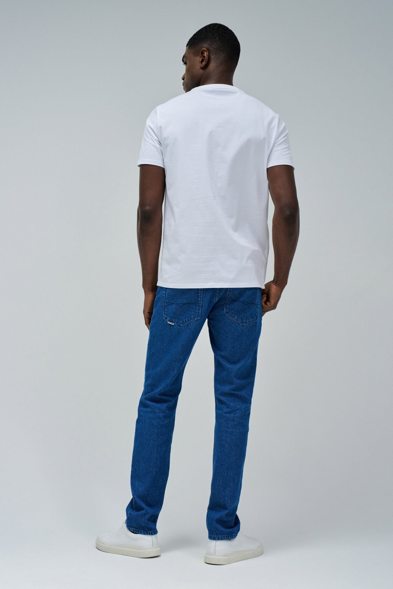 T-SHIRT WITH BRANDING