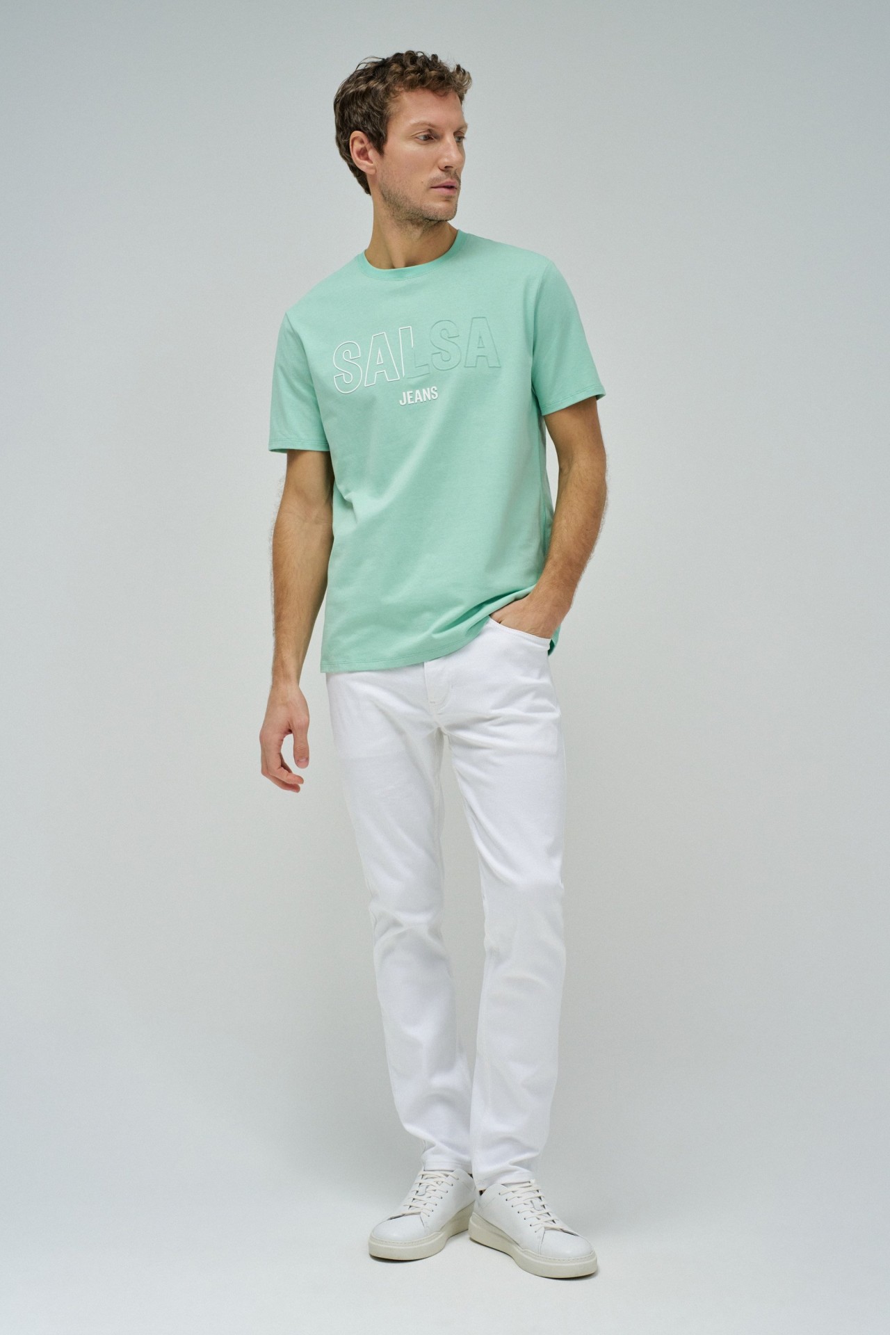 T-SHIRT WITH BRANDING