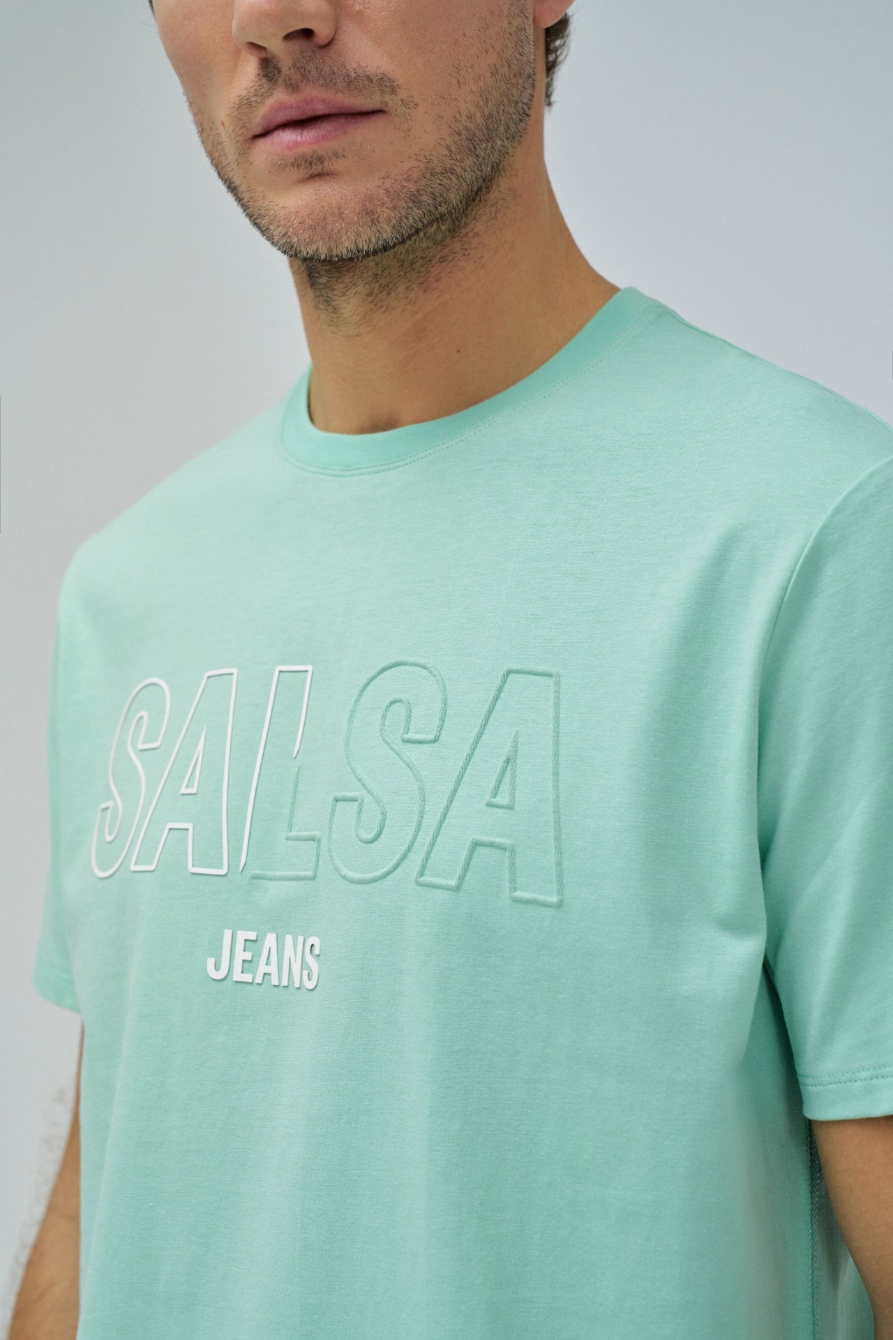 T-SHIRT WITH BRANDING