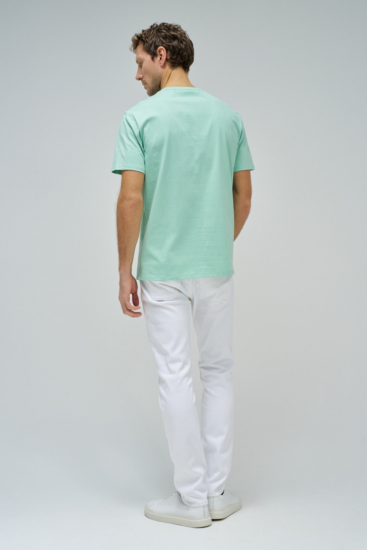 T-SHIRT WITH BRANDING