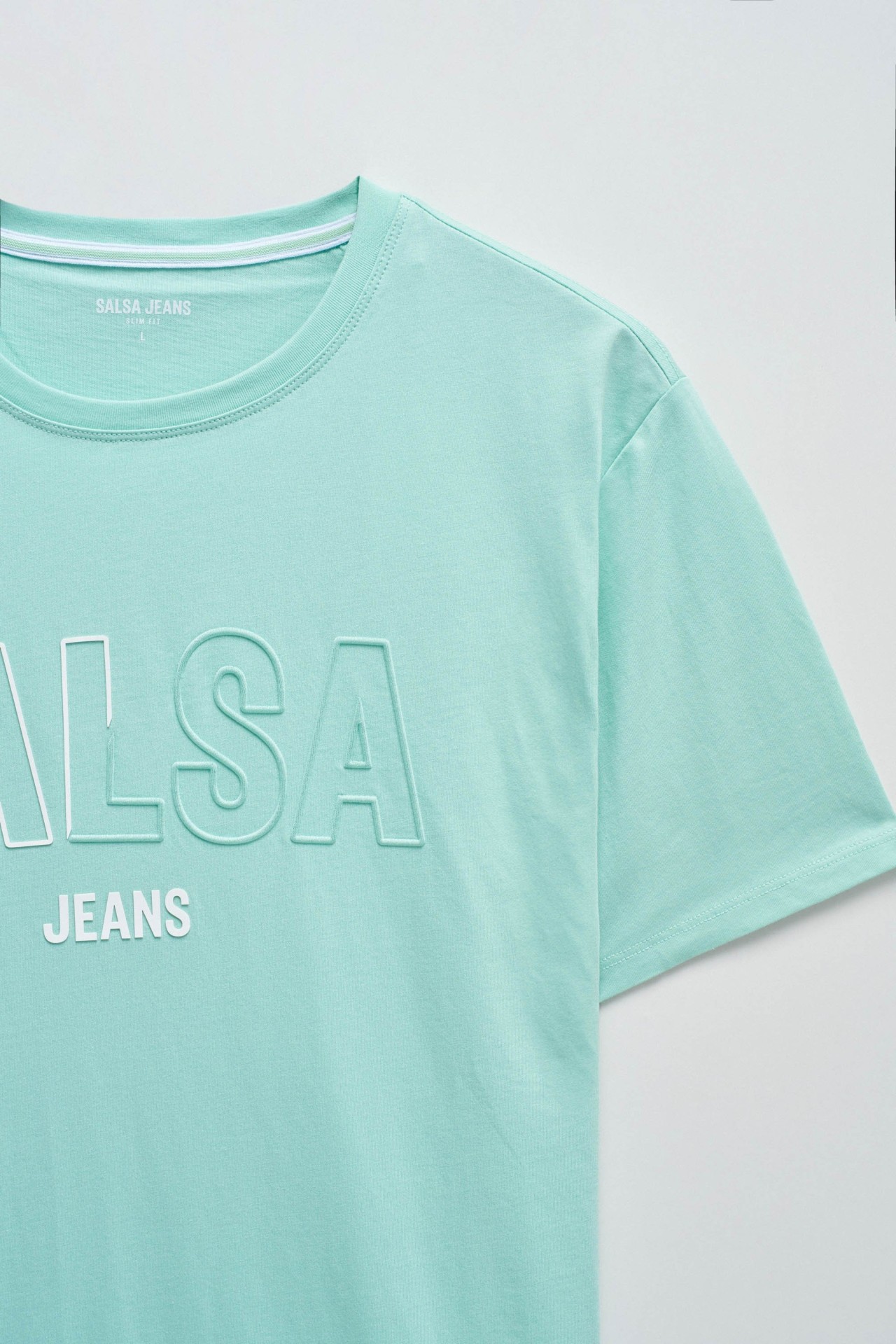 T-SHIRT WITH BRANDING