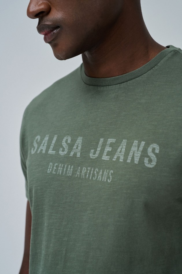 CAMISETA CON BRANDING