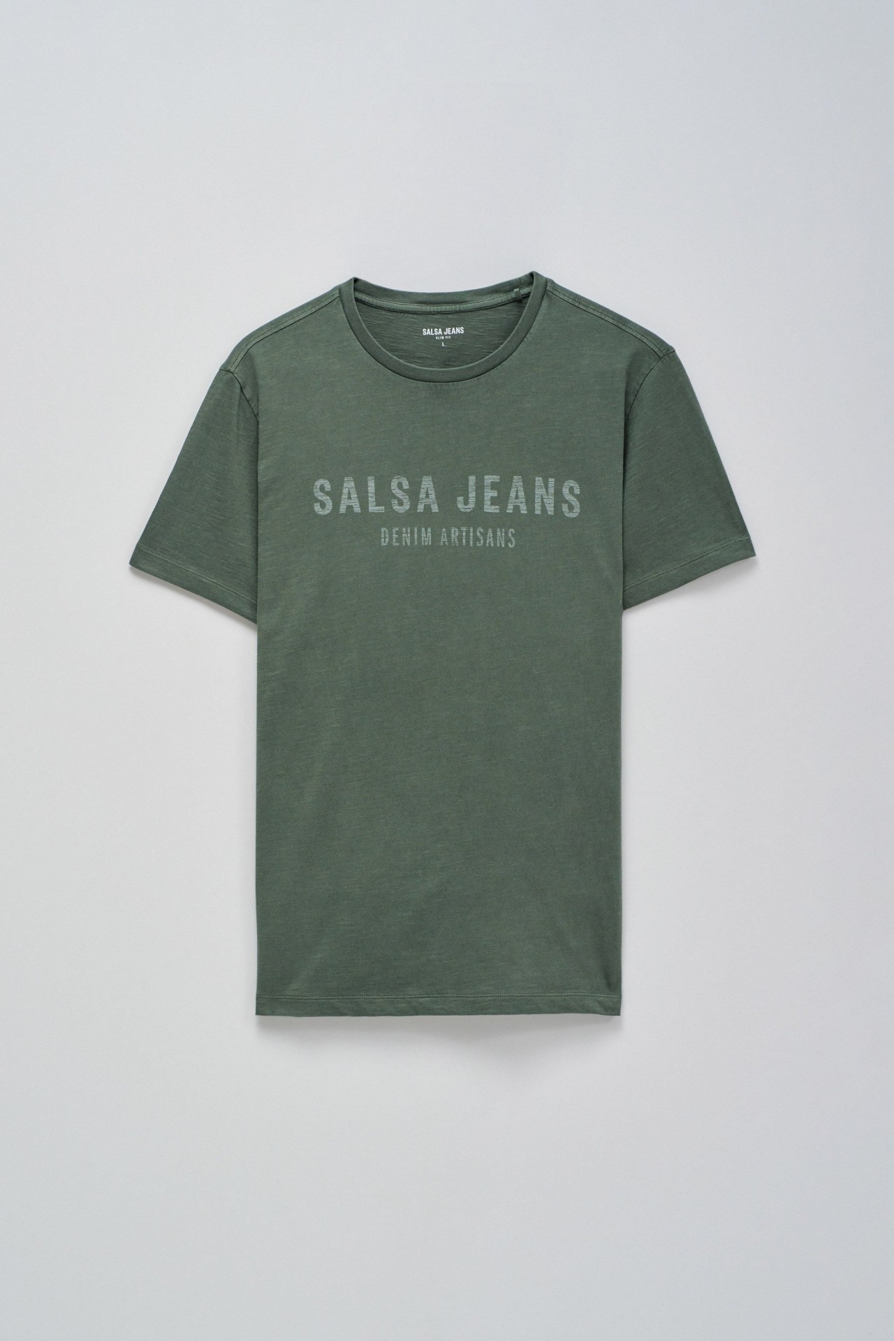 CAMISETA CON BRANDING