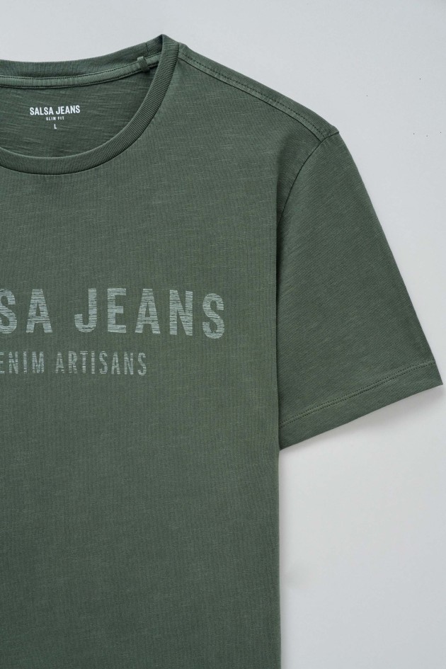 CAMISETA CON BRANDING