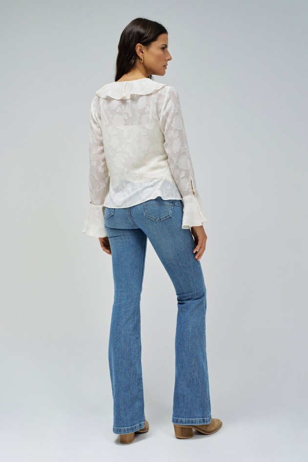 BLUSA CON VOLANTES