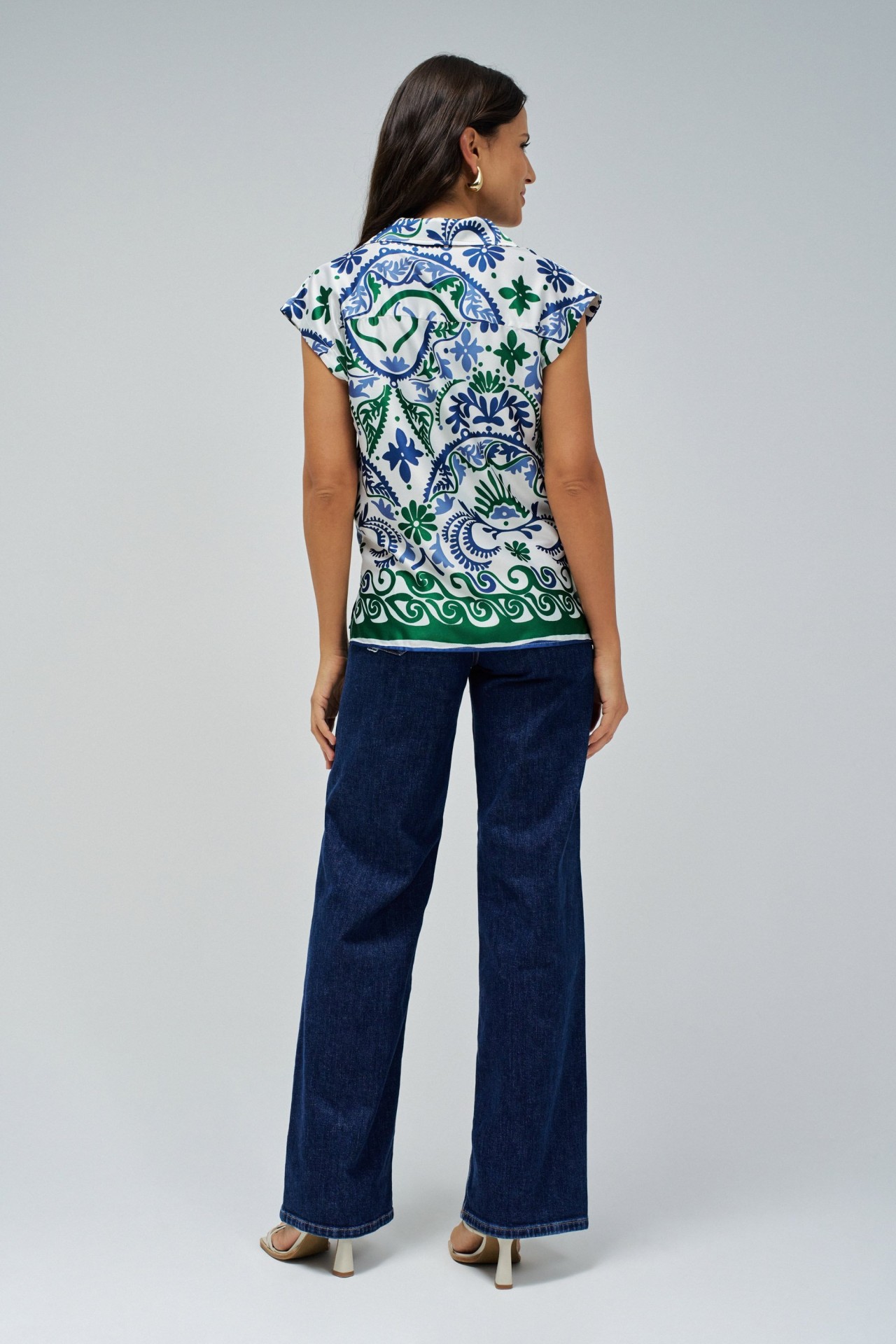 BLUSE MIT BLUMENMUSTER