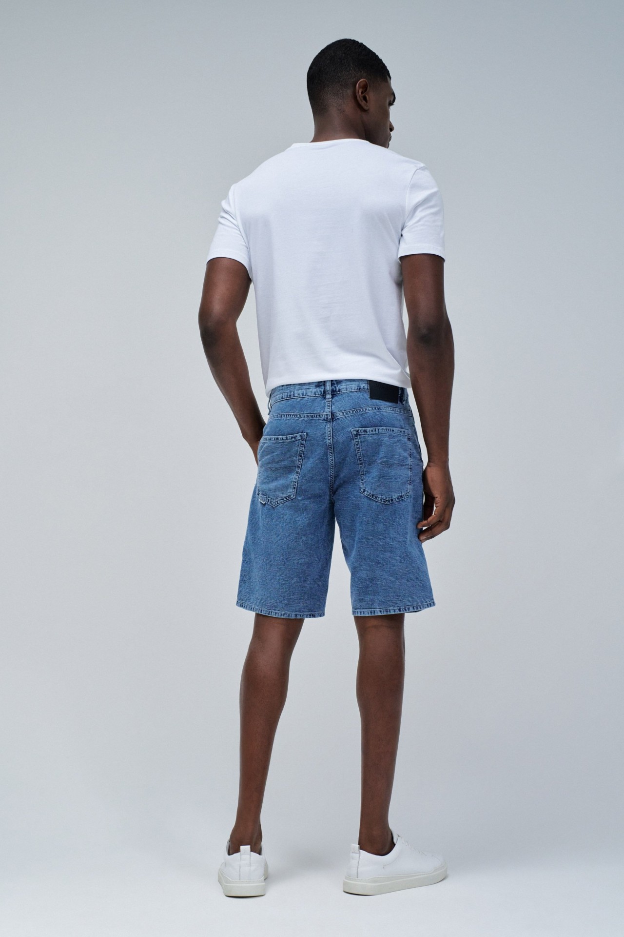 LINEN BLEND SHORTS