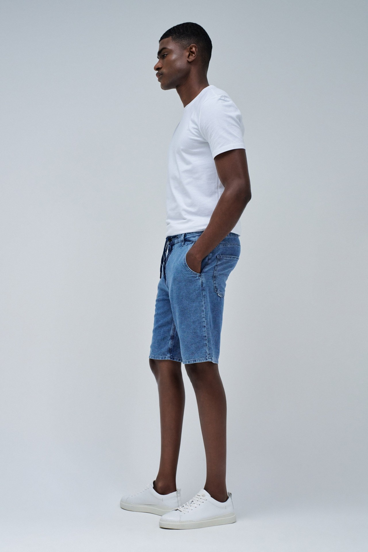 LINEN BLEND SHORTS