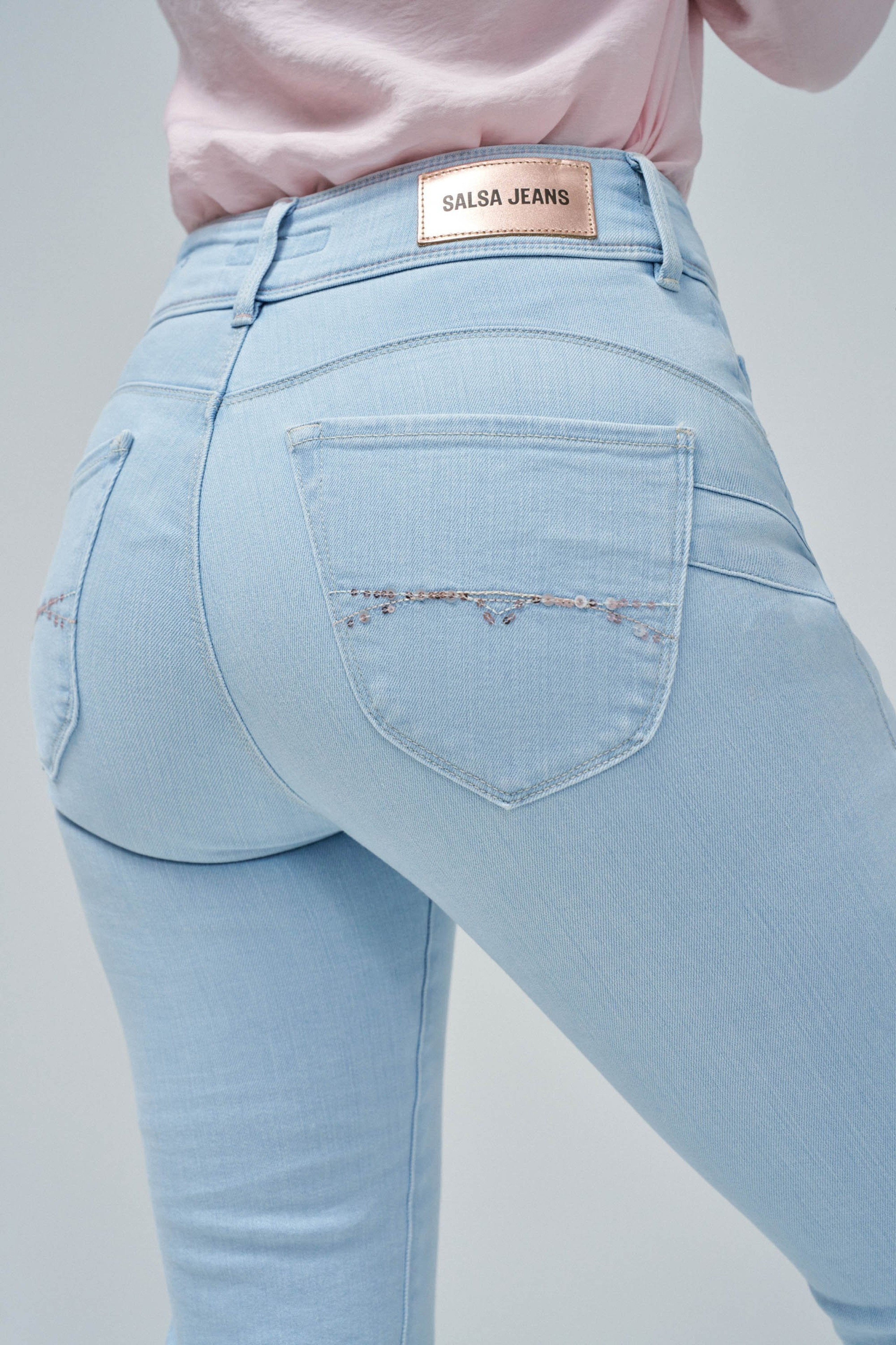 JEANS SECRET PUSH IN CROPPED SLIM