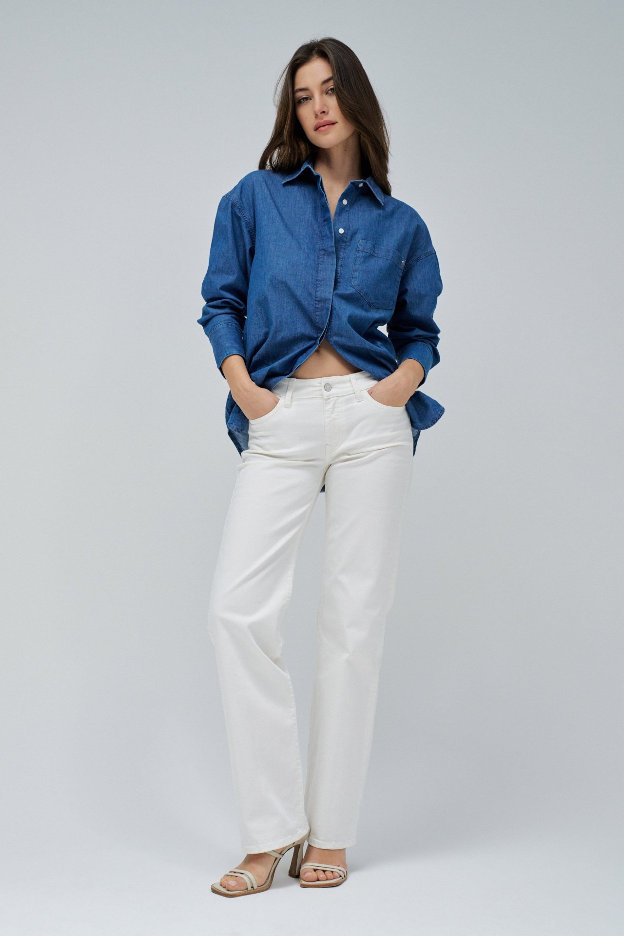 LOW RISE STRAIGHT JEANS