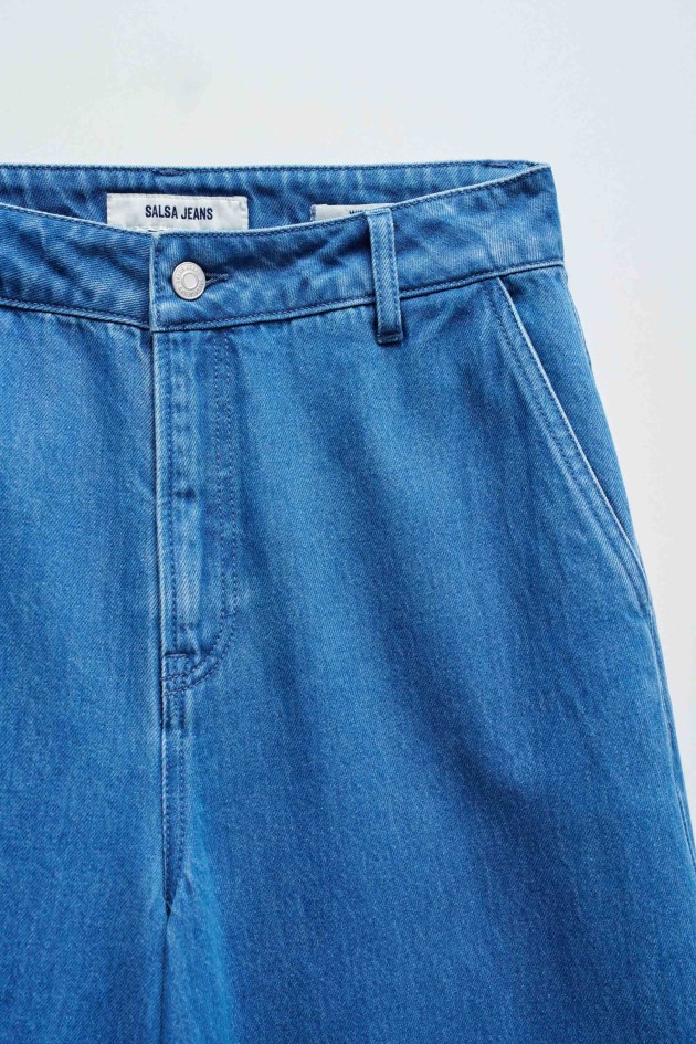 CALÇAS EM LIGHTDENIM COM PERNA WIDE