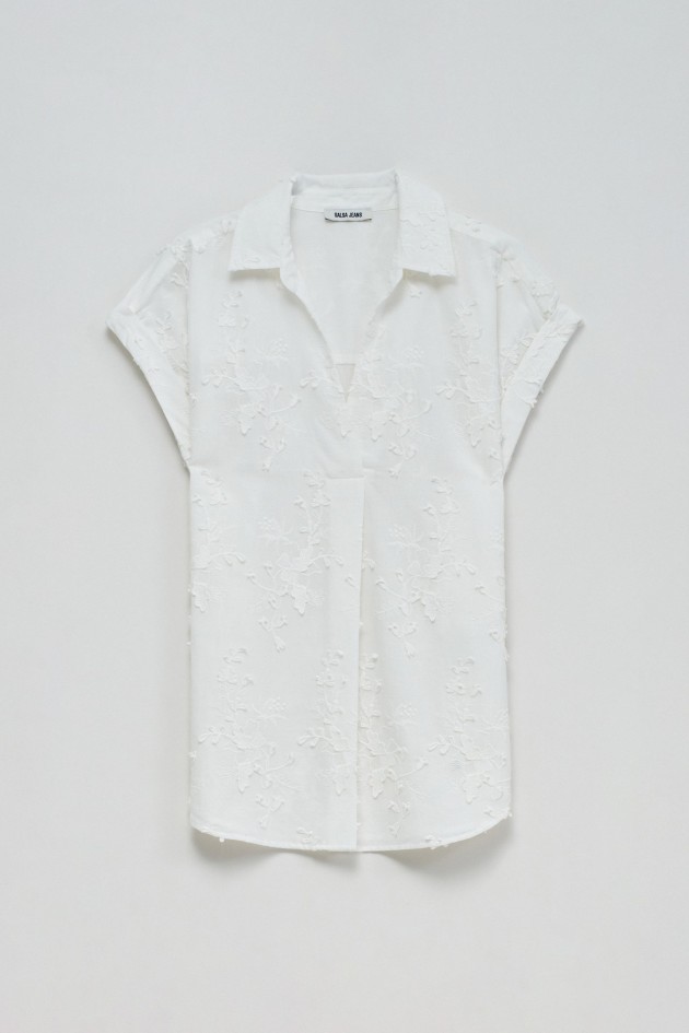 BLUSA CON BORDADO FLORAL