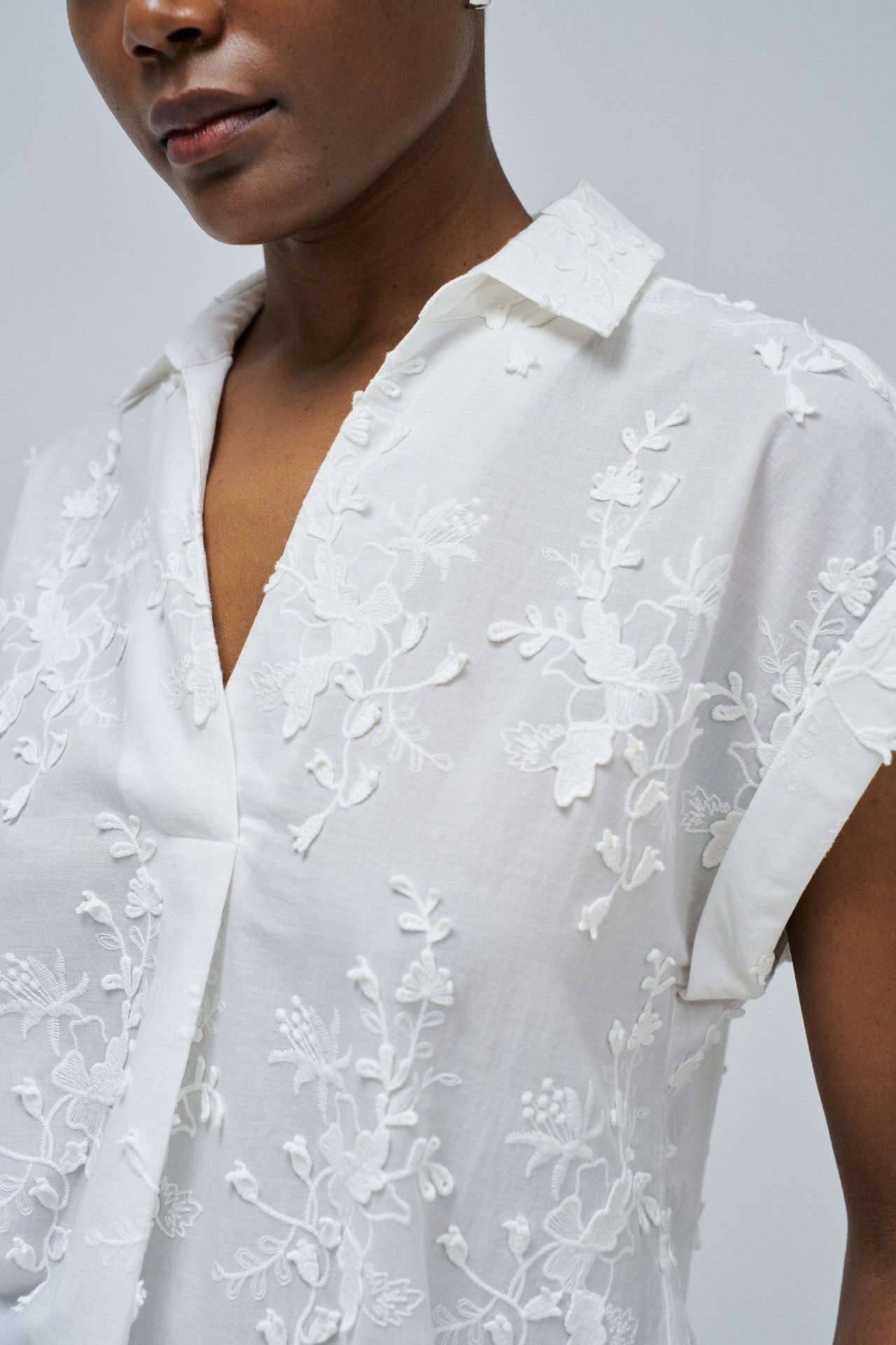 TOP WITH FLORAL EMBROIDERY