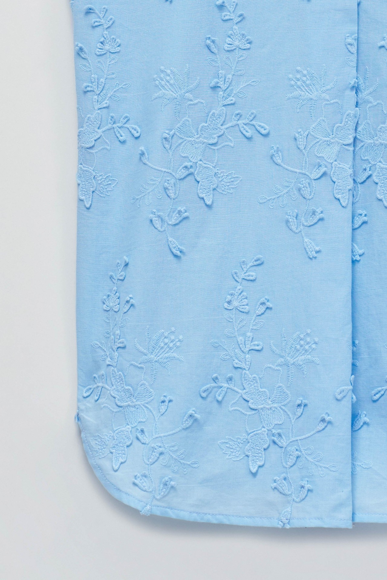 TOP WITH FLORAL EMBROIDERY