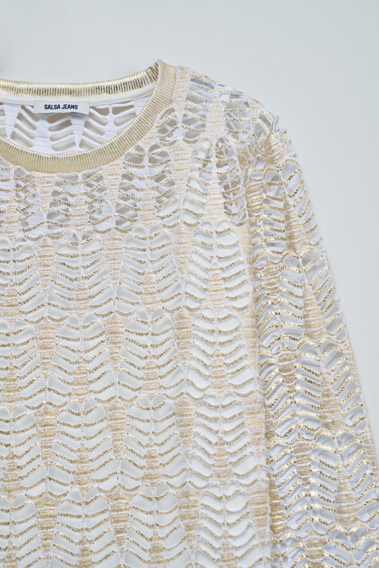 CAMISOLA COM BRILHO DOURADO