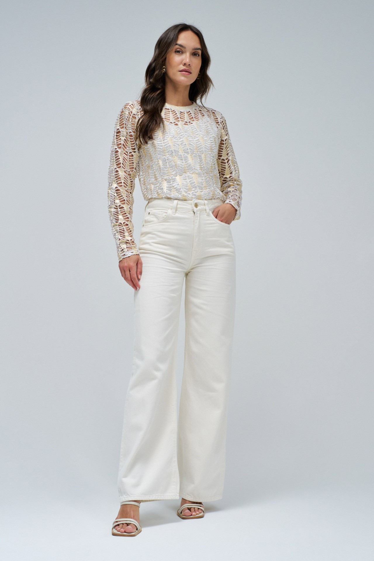 CAMISOLA COM BRILHO DOURADO