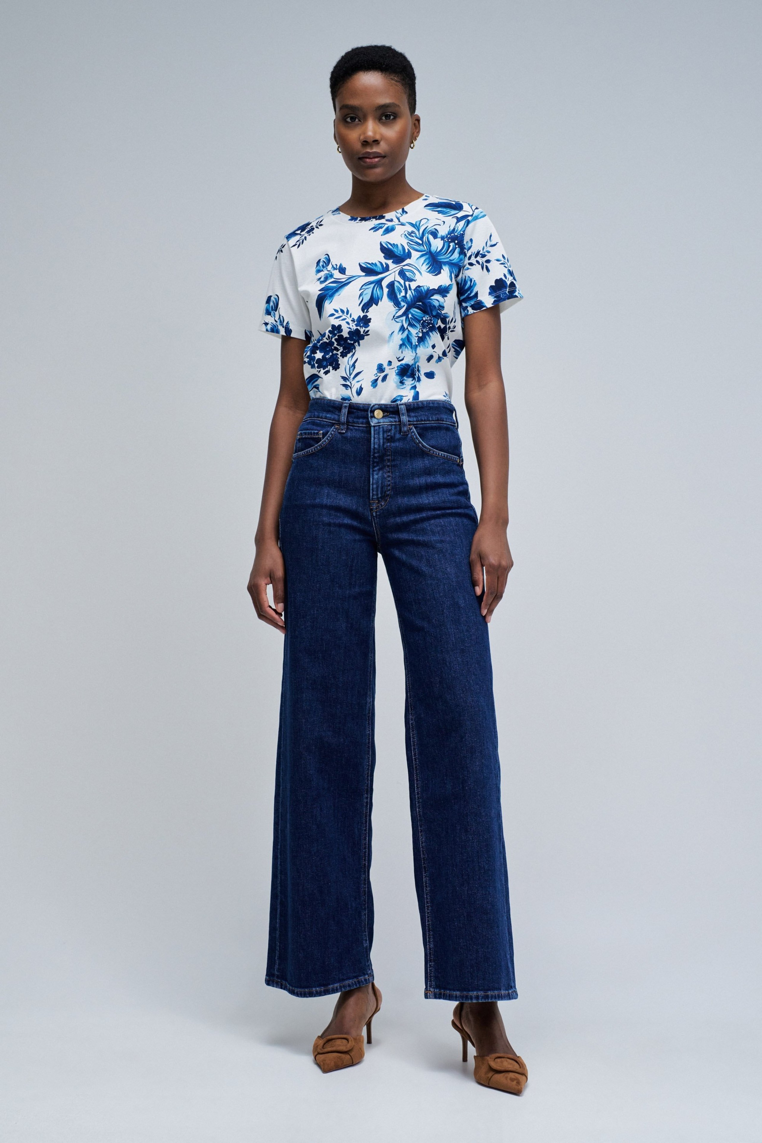 T-SHIRT WITH FLORAL PATTERN