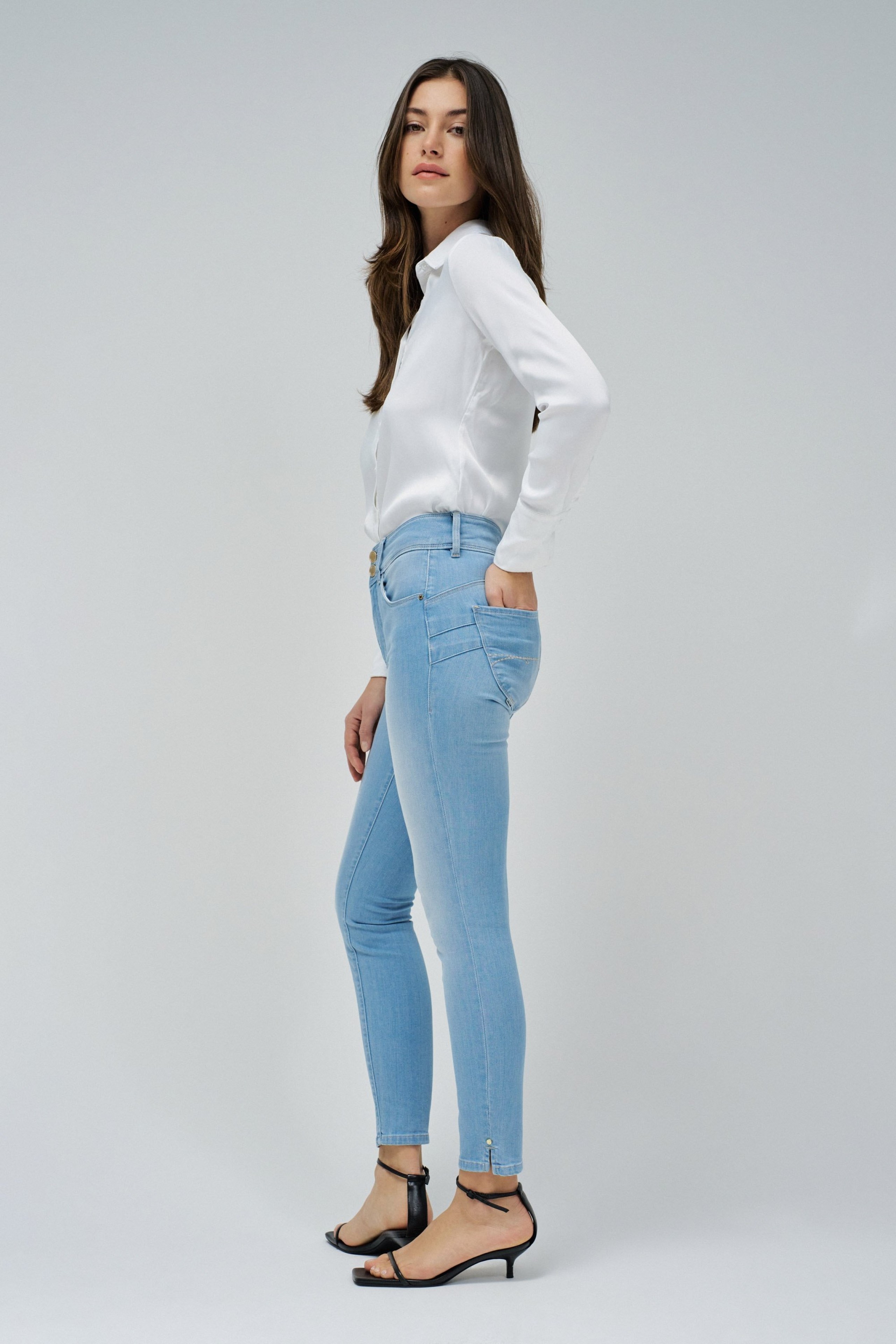JEANS SECRET PUSH IN CROPPED SKINNY