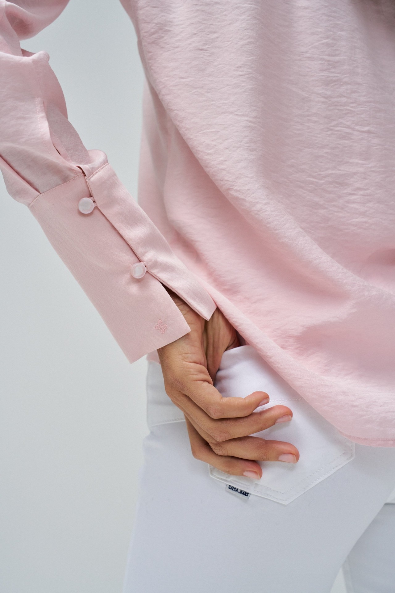 PLAIN FLOWING BLOUSE