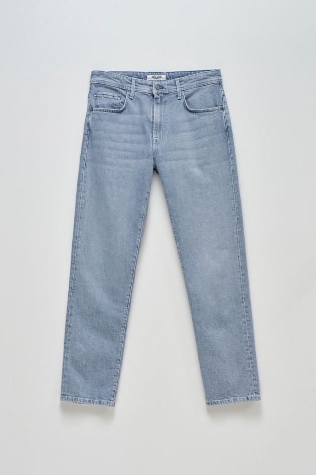 STRAIGHT FIT JEANS