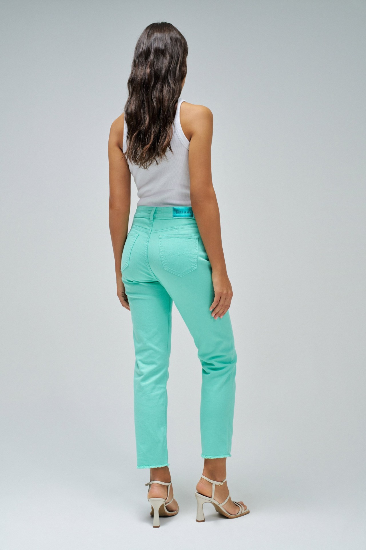 TRUE CROPPED SLIM JEANS IN COLOUR