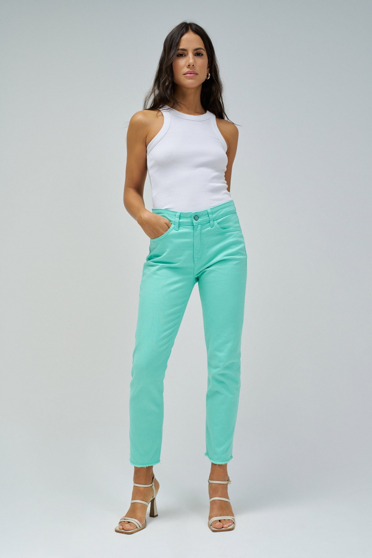 TRUE CROPPED SLIM JEANS IN COLOUR
