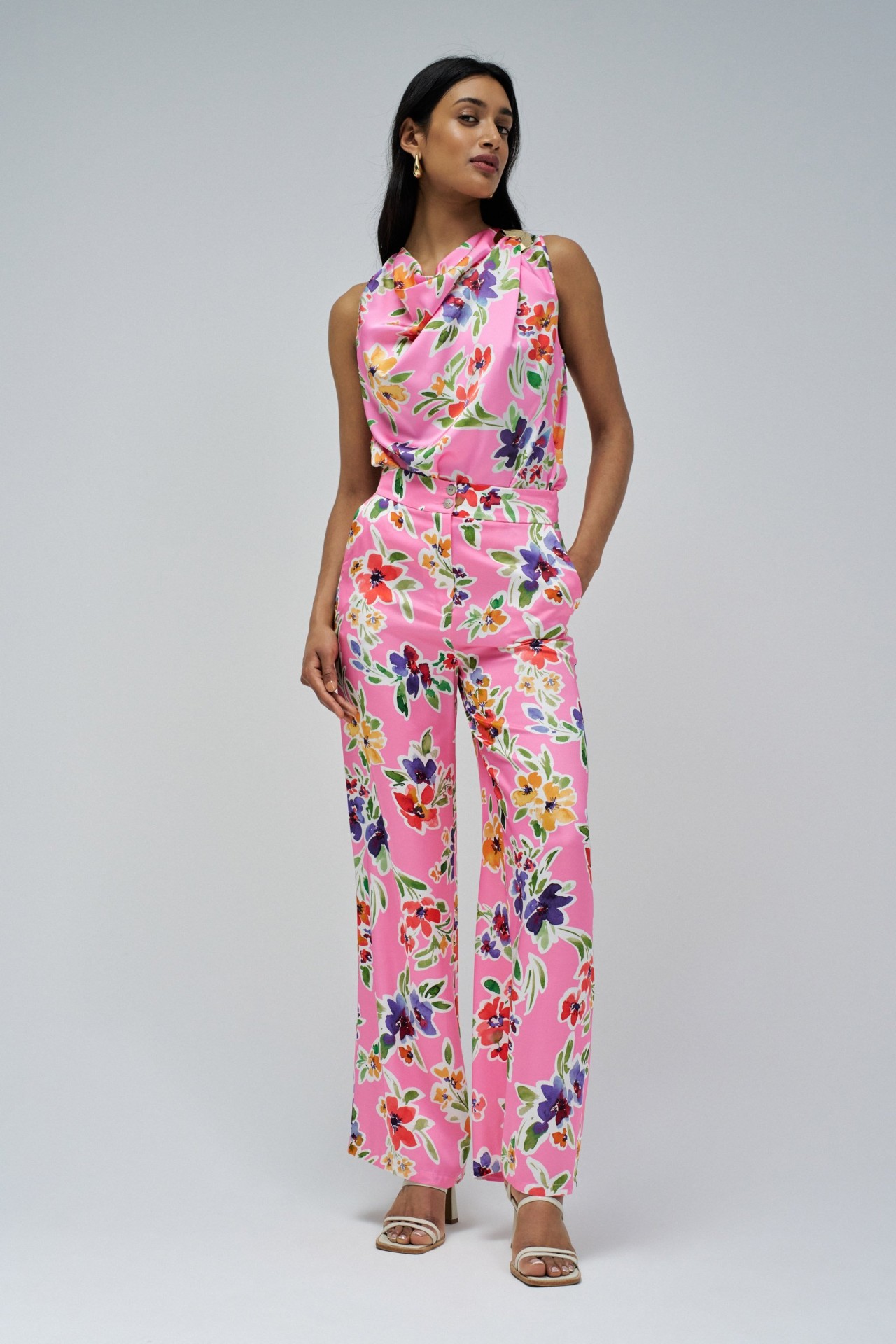 STRAIGHT TROUSERS IN FLORAL FABRIC