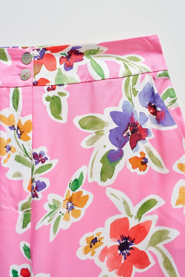 STRAIGHT HOSEN IN BLUMENSTOFF