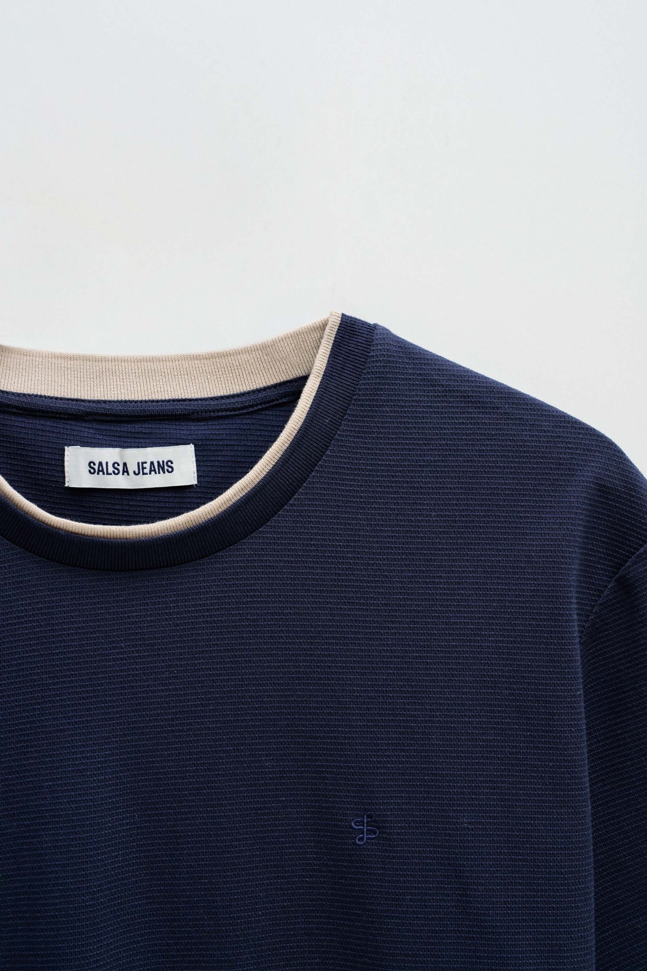 TEXTURED T-SHIRT REGULAR FIT