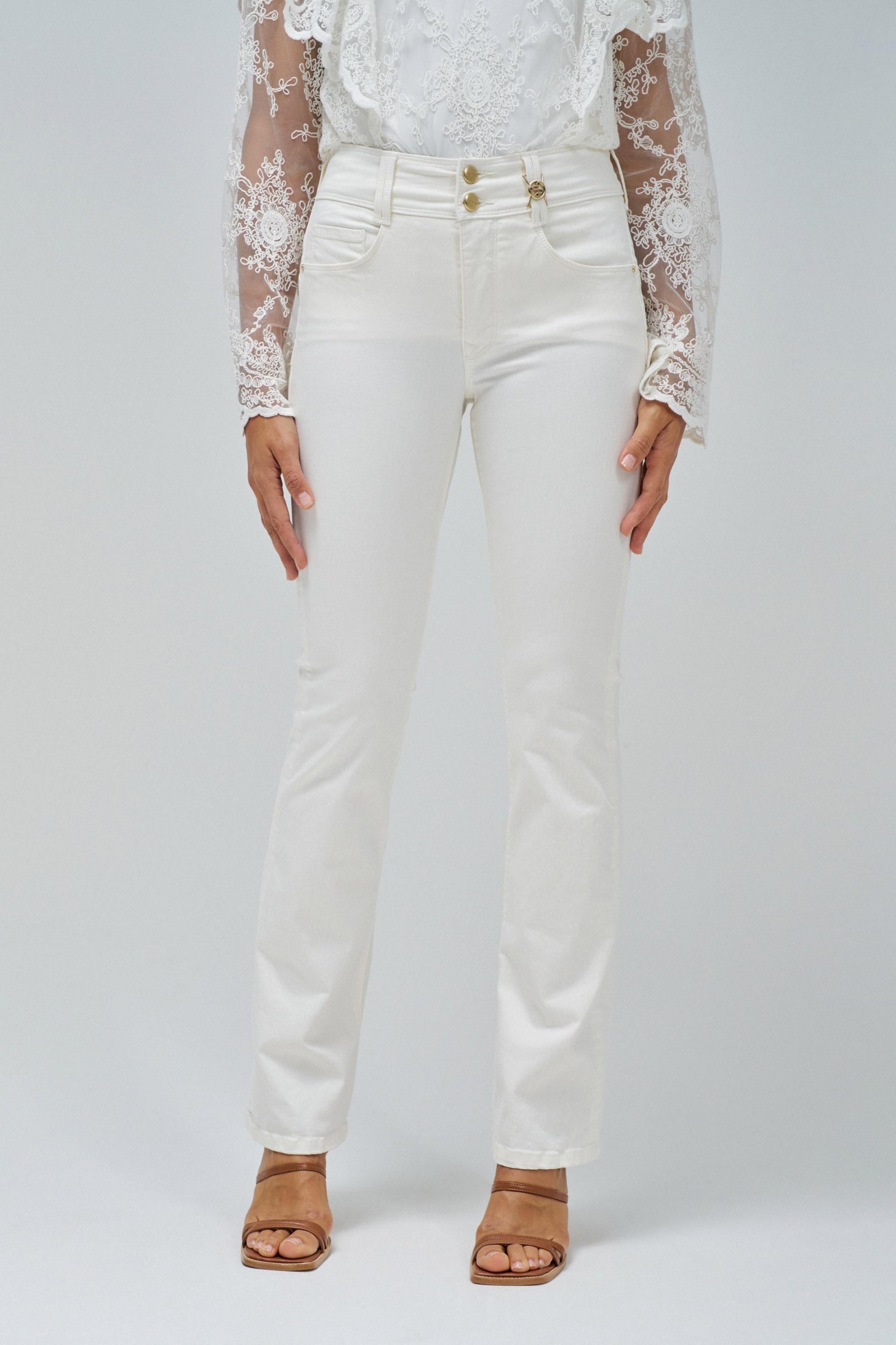 SECRET PUSH IN BOOTCUT JEANS