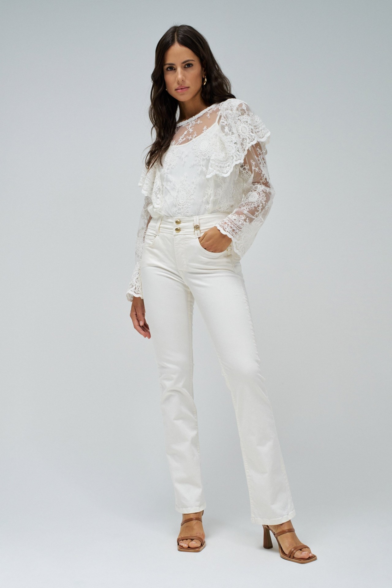 SECRET PUSH IN BOOTCUT JEANS