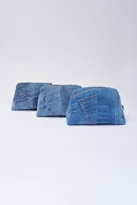 INFINITY TOILETRY BAG MEDIUM BLUE