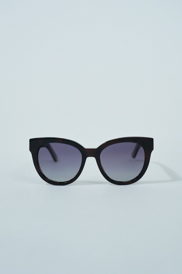 CLASSY SUNGLASSES