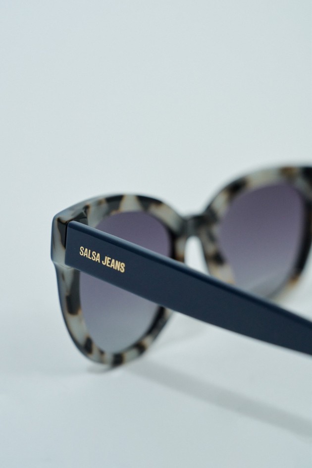 CLASSY SUNGLASSES