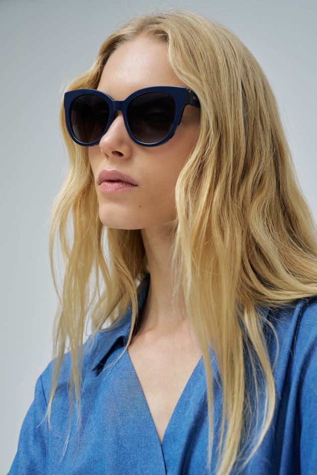 CLASSY SUNGLASSES