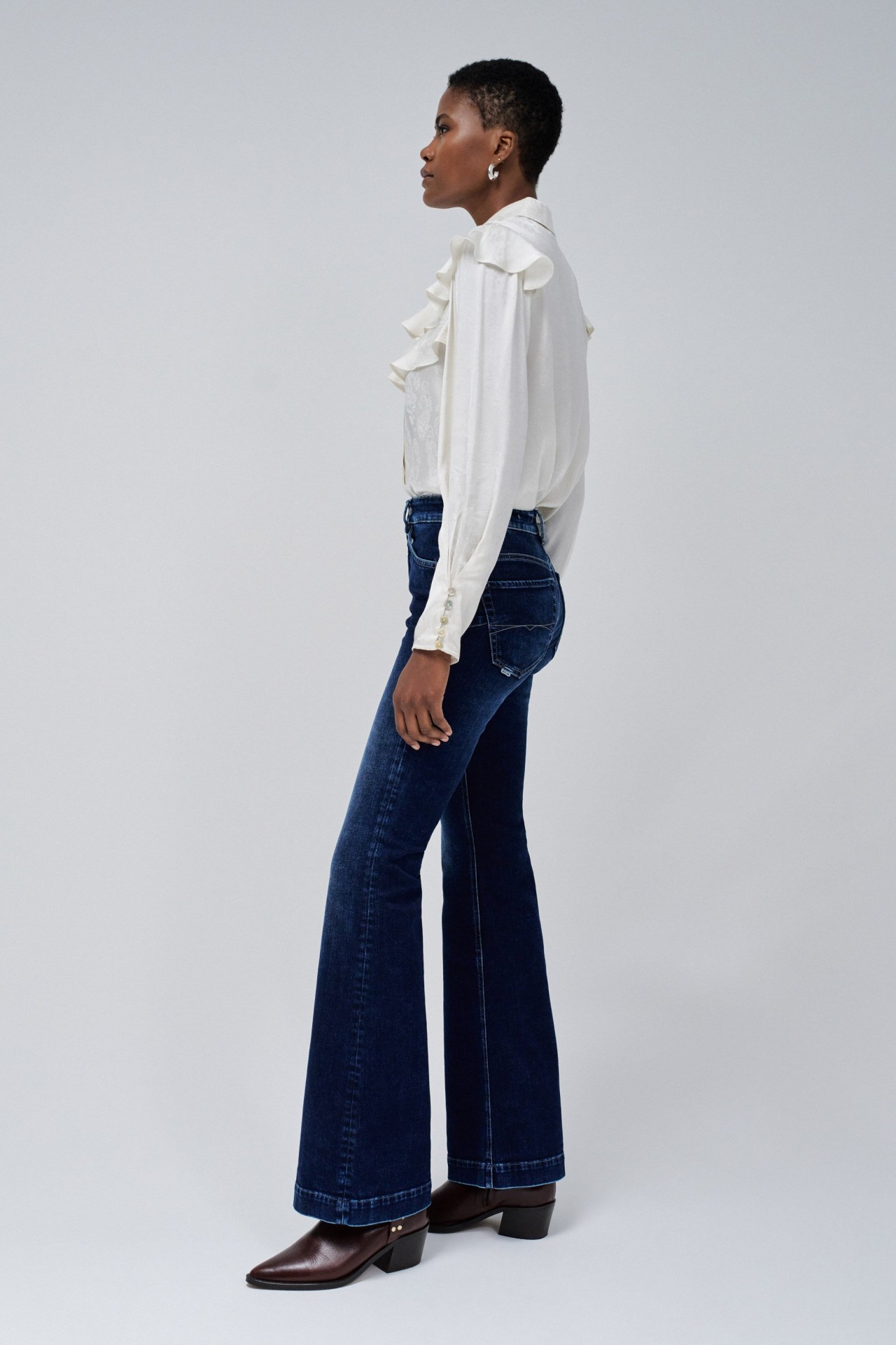 FAITH PUSH IN FLARE JEANS