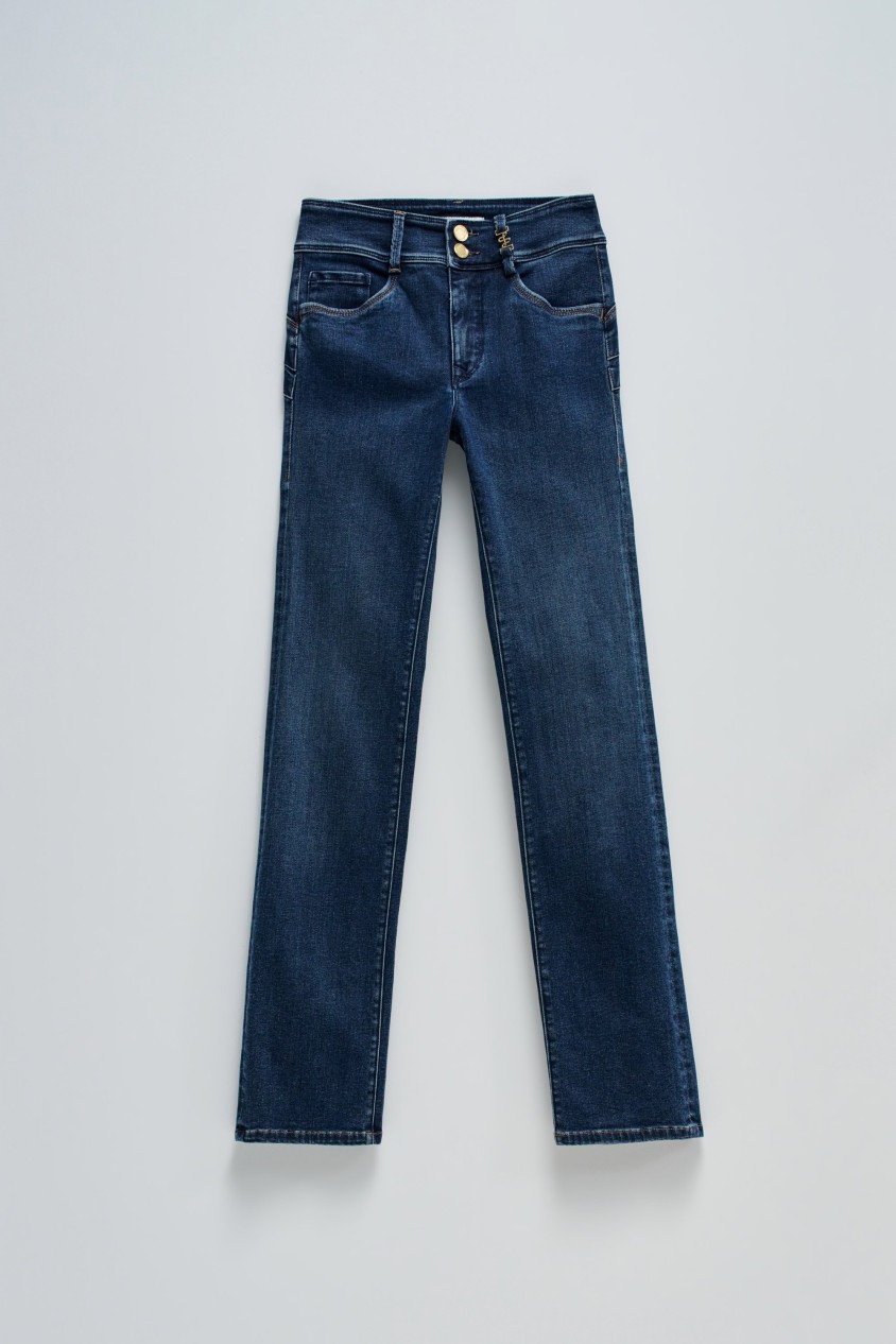 SECRET PUSH IN STRAIGHT JEANS
